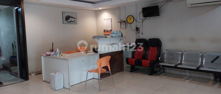 SHOPHOUSE PULOMAS, EAST JAKARTA. FACING PERINTIS KEMERDEKAAN STREET. 1