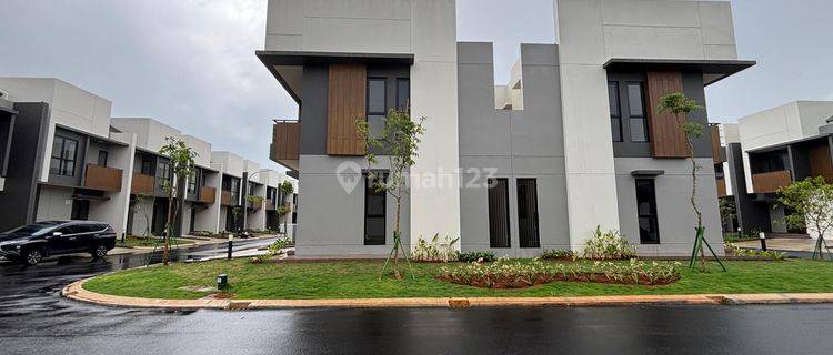 Dijual cepat rumah 2 lantai baru unfurnished di Summarecon Crown Gading, Bekasi 1