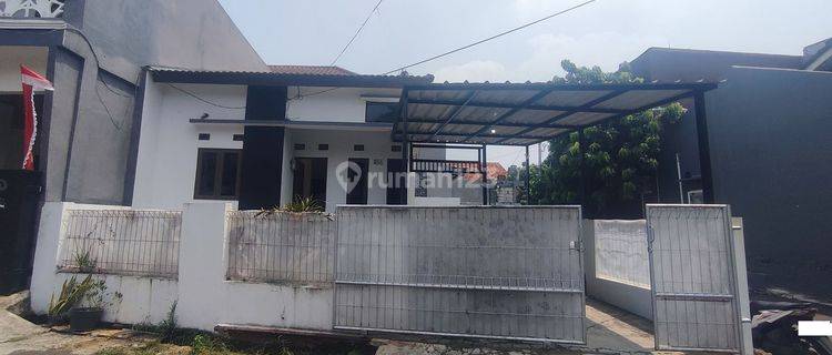 Rumah Modern Siap Renov Hadap Timur dekat Pesona Square Mall Harga Nego J14907 1