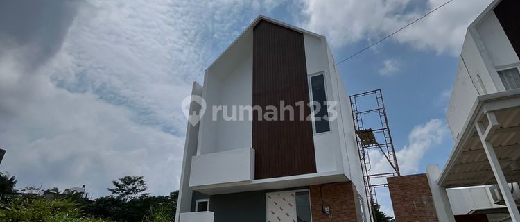 New 2-Storey House. Sea View. in West Semarang / Ngaliyan 1