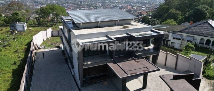 Luxury House in Candisari. City View Available. New Building. 1