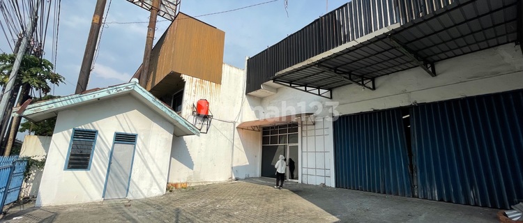 Gudang Tengah Kota Akses Tronton. Ada Office. Jl Siliwangi Raya 1