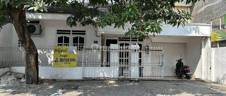 Rumah Dijual Ex. Klinik Dan Praktek Dokter Bersama 1