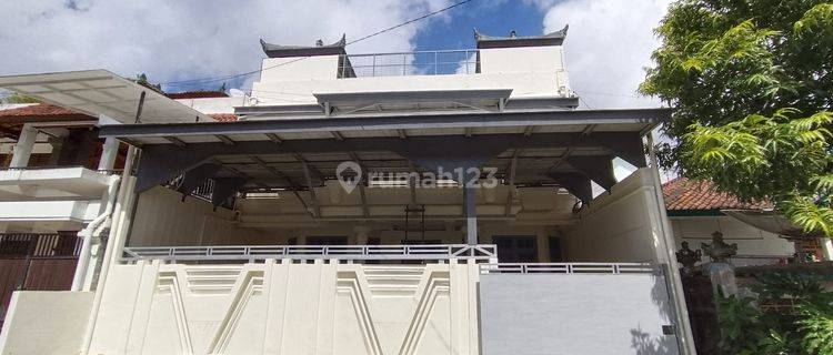 Rumah 2 Lantai Bagus Ada Rooftop Luas Kosongan Di Jimbaran Rumah Kontrakan Unfurnished Bagus SHM - Sertifikat Hak Milik di Taman Griya, Jimbaran 1