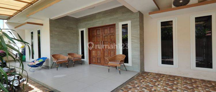 RUMAH CANTIK  2 LANTAI CARPORT LUAS DI DENPASAR BARAT 1