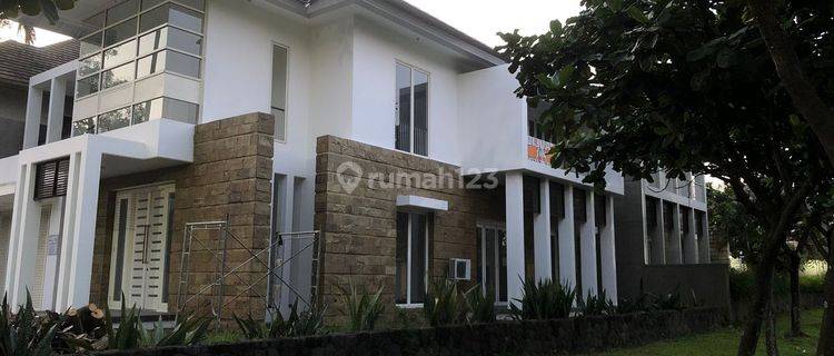 Rumah mewah 2 lantai di Citraland Utama cluster Diamond hill 1