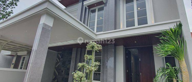 Rumah New Brend The Luxury Semi Furnish Villa Taman Telaga Surabaya Barat 1