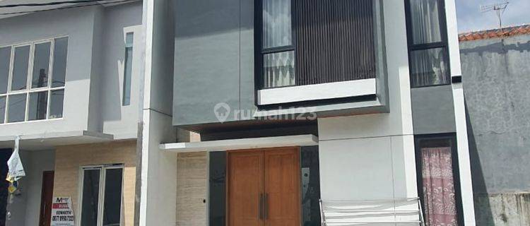 Di Sewakan Rumah Mewah Minimalis 2 Lantai Citraland Utara 1