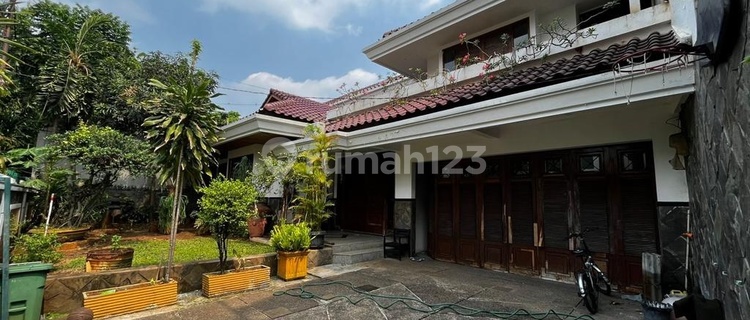 Luxurious House At Patal Senayan Jakarta 2 Storey Spacious Garden 1