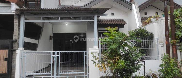 Rumah Siap Huni Nuansa Putih di Gempol Asri 1