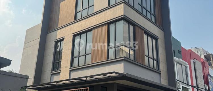 Frontmost 3-Story Hook Ruko in Legenda Wiaata Cibubur Ready to Use 1