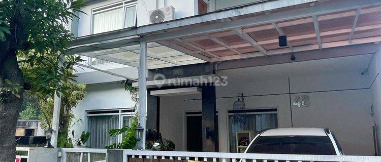 Rumah 2 Lantai Bagus Semi Furnished di Mandalajati 1