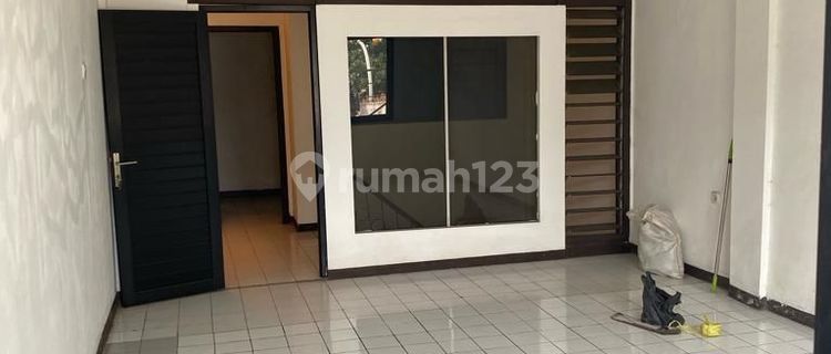 Good 2-Story Shop House SHM Negotiable Price in Ciateul Tegalega 1