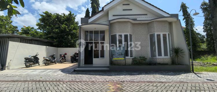 Rumah di Pedurungan SHM Strategis Nempel Jl Wolter Dekat Tol 1