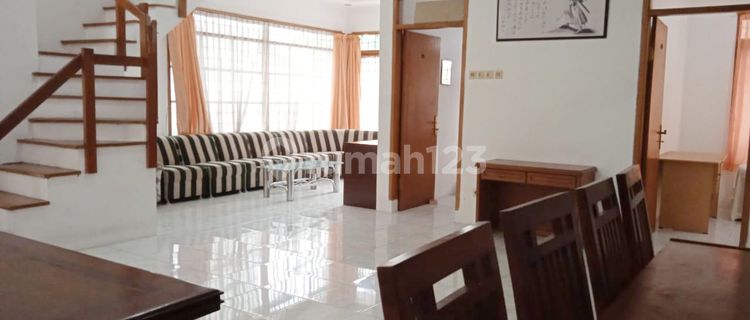 Rumah Luas Asri 6 Kamar Tidur Komplek Cigadung Dekat Itb Cocok untuk Mahasiswa Kantor 1
