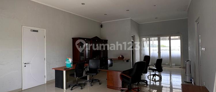 Rumah Kantor Strategis Siap Pakai Komplek Cigadung 1