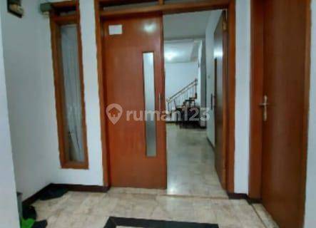 Disewakan Rumah 2 Lantai Strategis Sayap Pahlawan Un Furnished 1