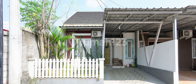 Strategic 2 BR House 15 Minutes to The Park Sawangan with KPR Assistance J35754 1