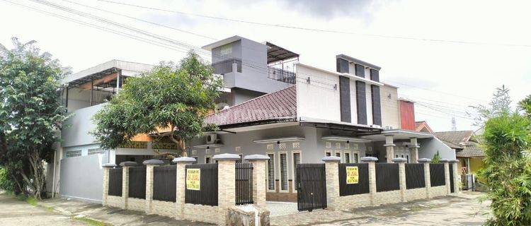 Rumah Kerenz & Mewah Siap Huni Dijamin Tanpa Renovasiaman Dalam Komplek2 1