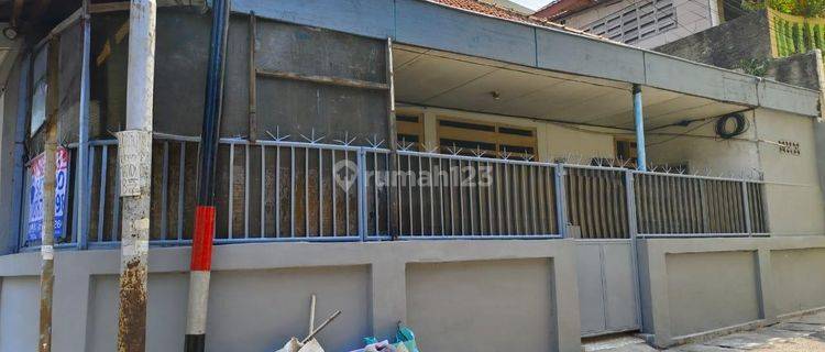 Rumah di Jalan Kecubung, Jakarta Pusat , Posisi Hook  1