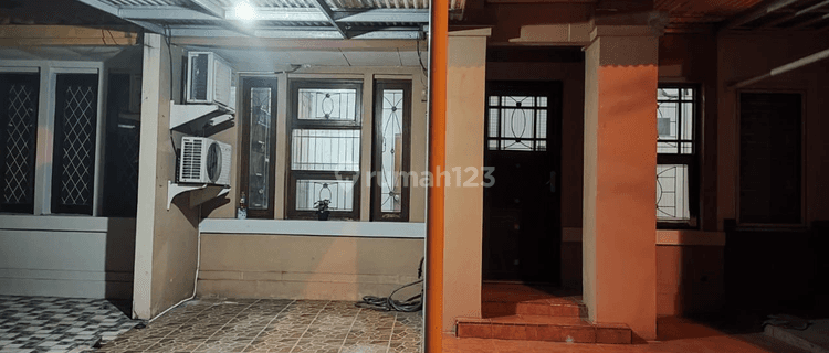 Rumah di Taman Parahyangan, Lippo Karawaci – Tangerang 1
