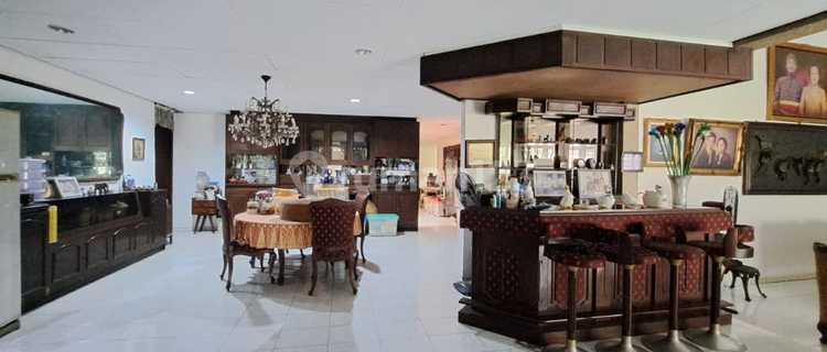 Old Large Livable House, Kemanggisan, West Jakarta 1