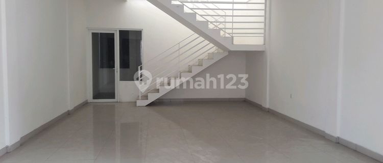 New 2-Story Shophouse Ready for Business Strategic Location near UIN Walisongo 1