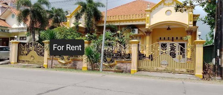 Siap huni strategis tengah kota pinggir jalan raya  1
