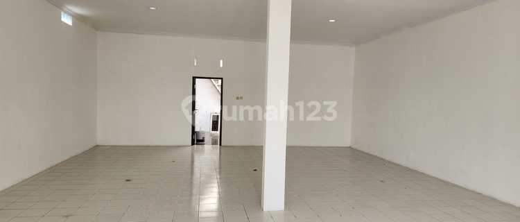 Ready-to-Use Shop House with Strategic Rooftop Terrace by the Highway 1