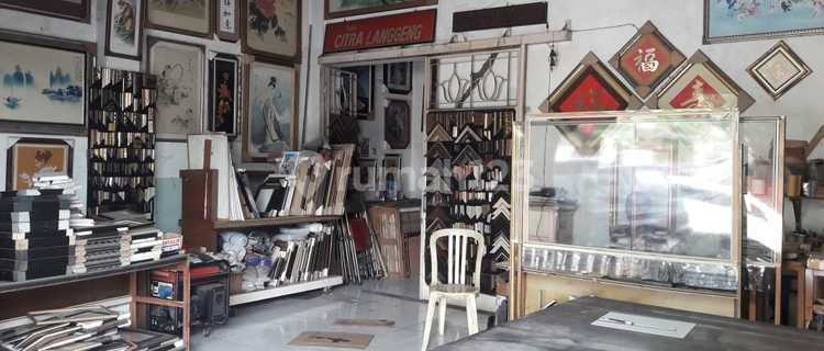 Strategic Location by the Busy Main Road, Ideal for Business or Office 1