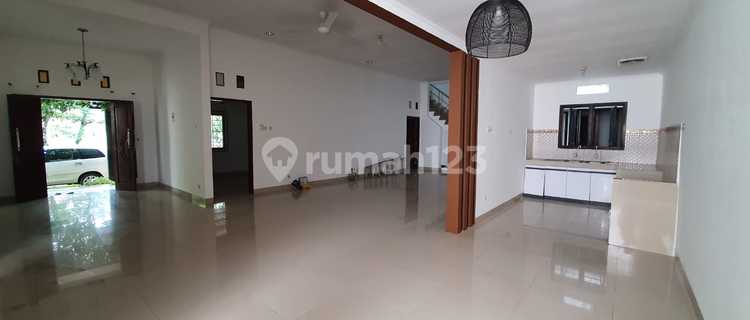 Rumah Bagus Cluster Bangunan 1.5Lantai Siap Huni Strategis Dekat Gor Manunggal Jati 1