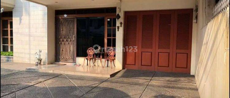 Di jual rumah di kedoya baru, lokasi bagus 1