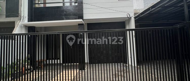 Dijual rumah apik siap huni area perum Malaka Duren Sawit Jakarta 1