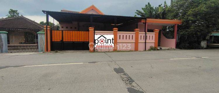 Rumah 2 Lantai plus Ruang Usaha di Kartasura Sukoharjo 1