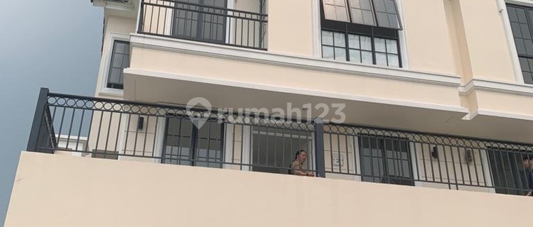 2-Story Semi-Furnished House in Lavon, Tangerang, For Sale or Rent 1