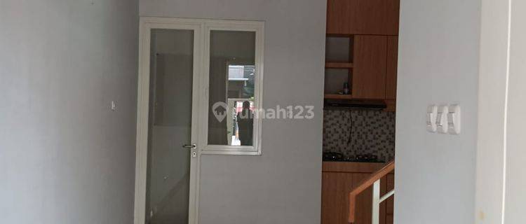 Rungkut Asri, Semi Furnished, Siap Huni, Dijual / Disewakan 1