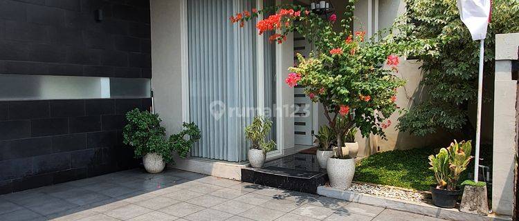 Rungkut Asri, Siap Huni, Full Furnished, Lebar 7,5m, One Gate 1