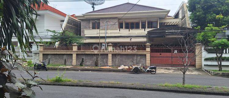 Rumah SHM di Jl. Raya Satelit Utara , Surabaya 1