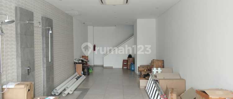 For Sale Strategic 3-Story Shop House Near Dewa Ruci Intersection 1