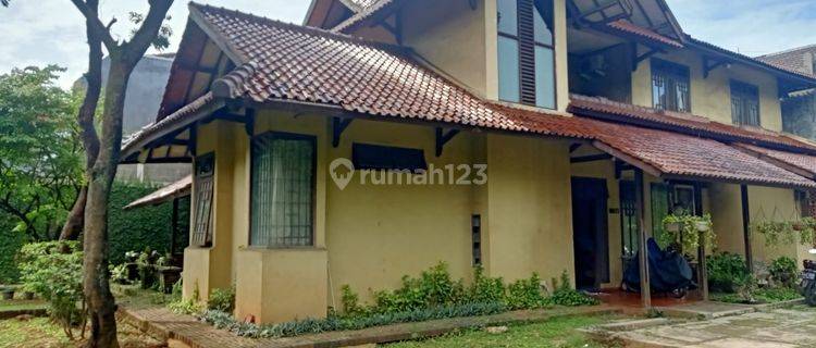 DIJUAL Rumah Hoek Luas di Jagakarsa  1