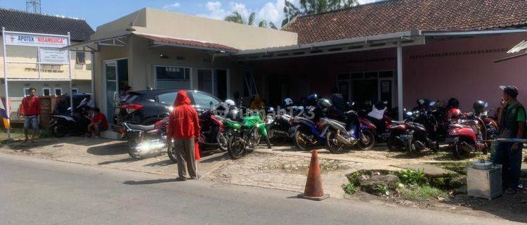 Klinik Dan Apotek Di Jalan Raya Sumedang Ganeas Lokasi Di Jalan Utama 1