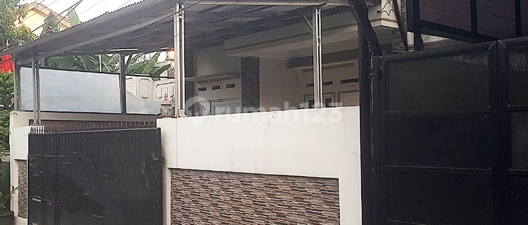 Rumah Bagus dalam Cluster di Jagakarsa 1