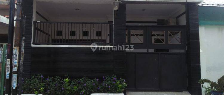 Rumah Disewakan di Petemon, Surabaya Pusat 1