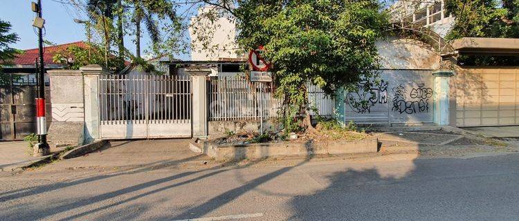 Disewakan Rumah 2lt di Jl Embong Wungu, Genteng, Surabaya Pusat 1