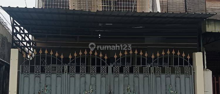 Rumah 2 Lantai Disewakan di Petemon Barat Surabaya Pusat 1
