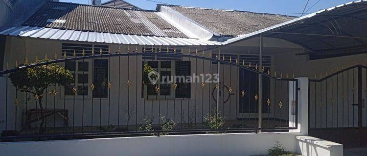 Rumah SHM Disewakan di Darmo Baru Timur Surabaya 1