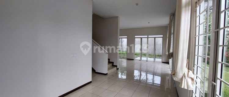 Rumah Hoek di Tatar Chandraresmi Kota Baru Parahyangan Bandung
 1