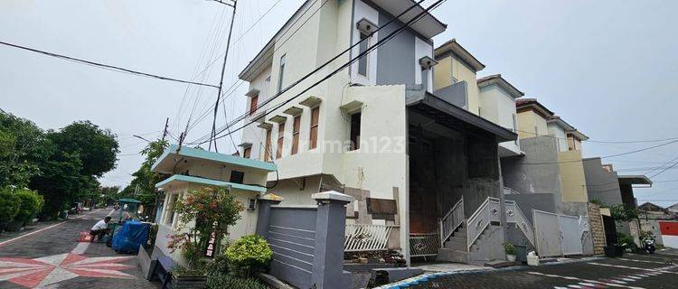 Rumah 3 Lantai Siap Huni..selangkah Ke Merr Harga Bu 1