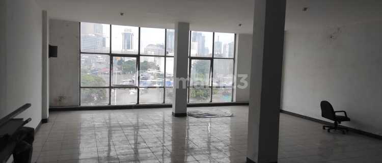 For Rent: Ready-to-Occupy Shop House in Good Condition - Tanah Abang 1