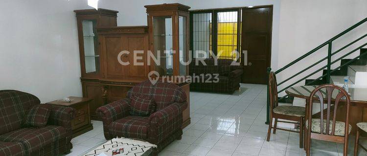 Disewakan Rumah Setraduta Fully Furnish Nyaman 1